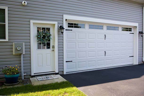 24/7 Emergency Garage Door Panel Replacement experts in Callahan County County, TX